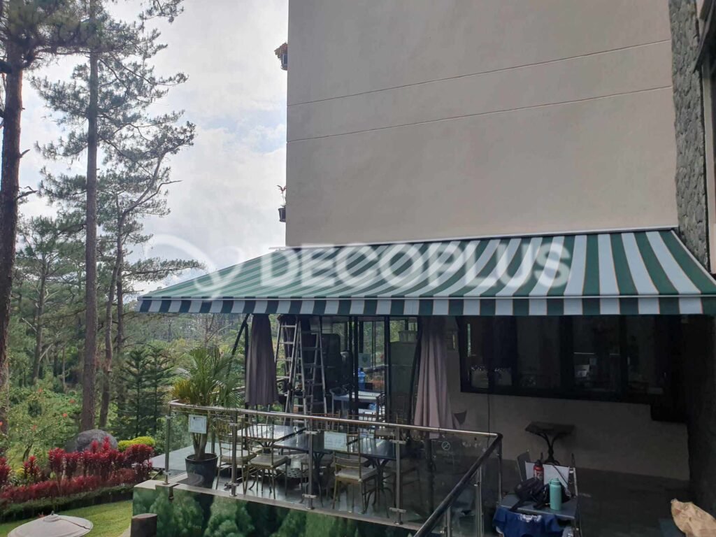 best-motorized-retractable-awning